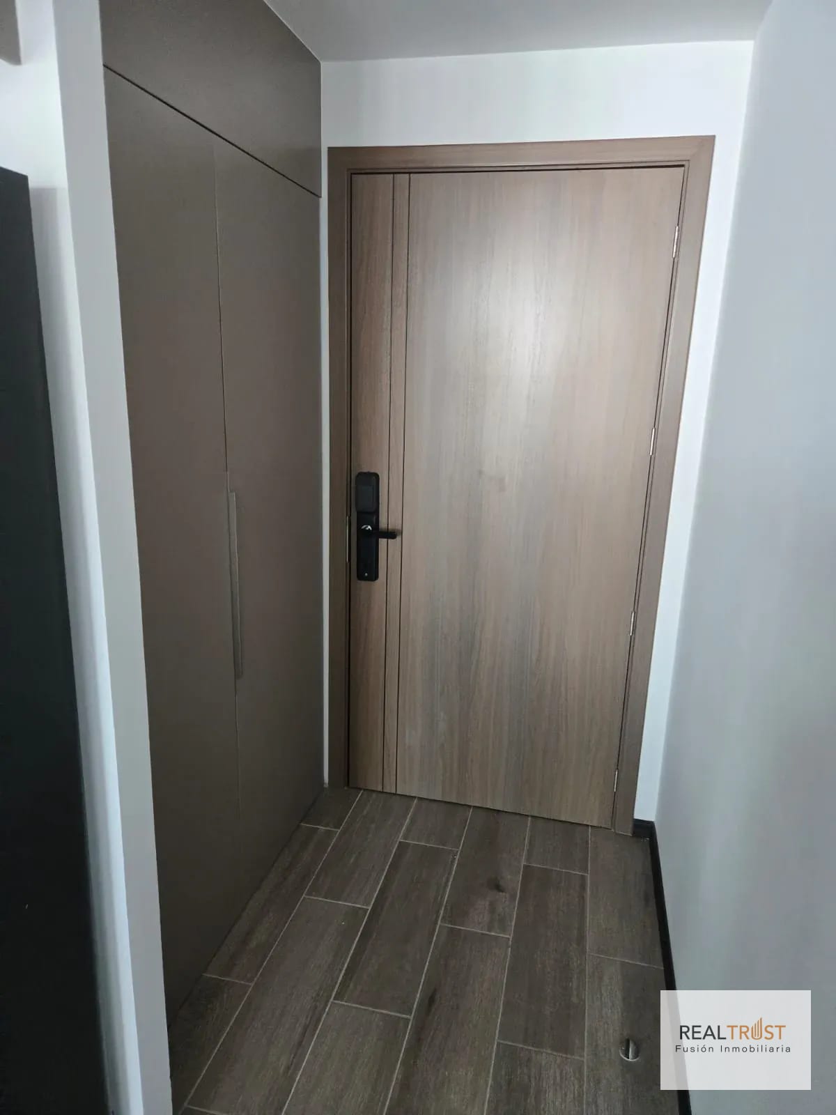 Apartamento en renta zona 10 — Apartamento en Alquiler en Zona 10, Guatemala, Ciudad — foto 11 de 16