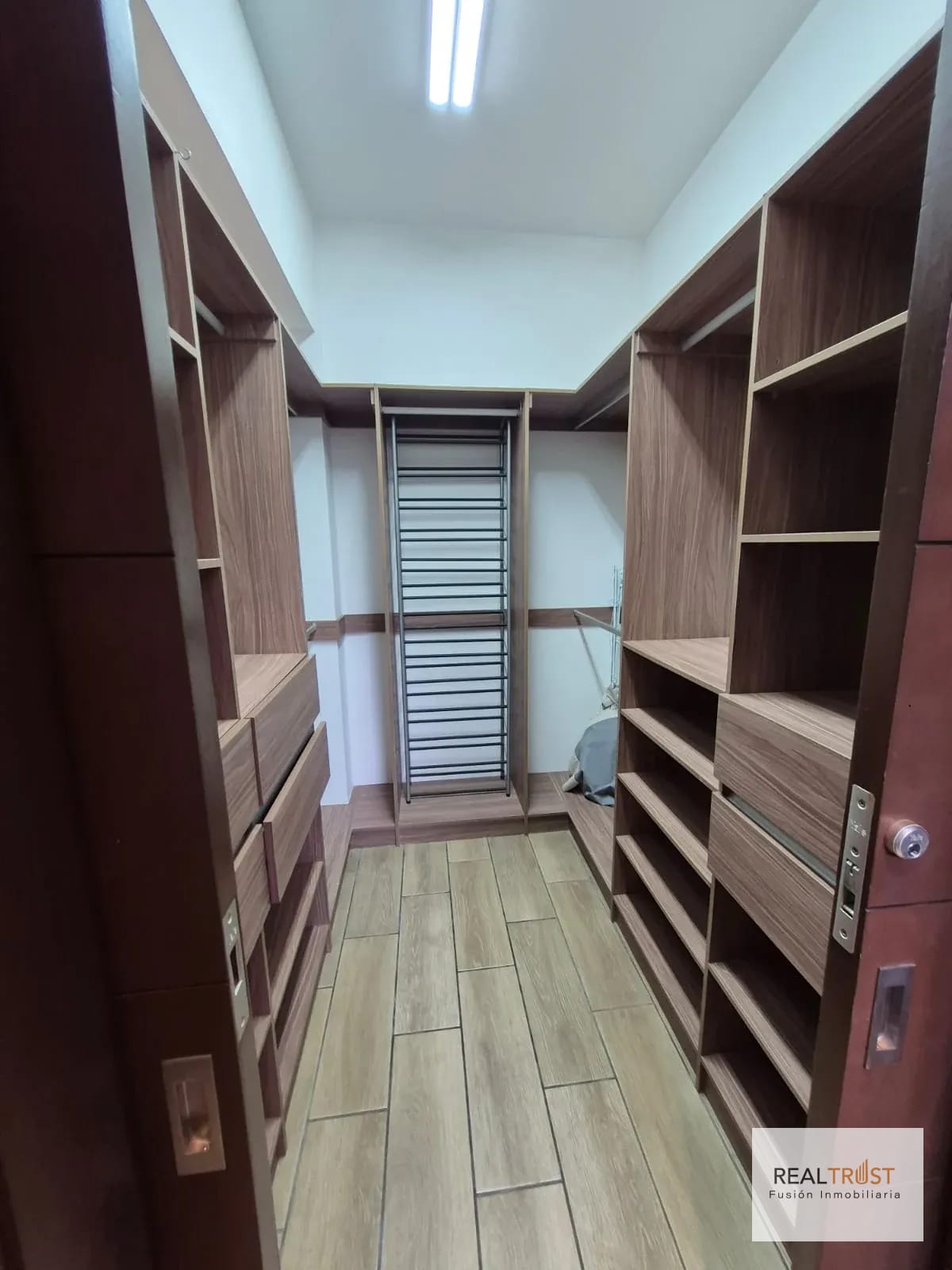 Oportunidad! Apartamento en Venta Zona 15 Vista Hermosa 2 — Apartamento en Venta en Zona 15, Guatemala, Ciudad — foto 9 de 12
