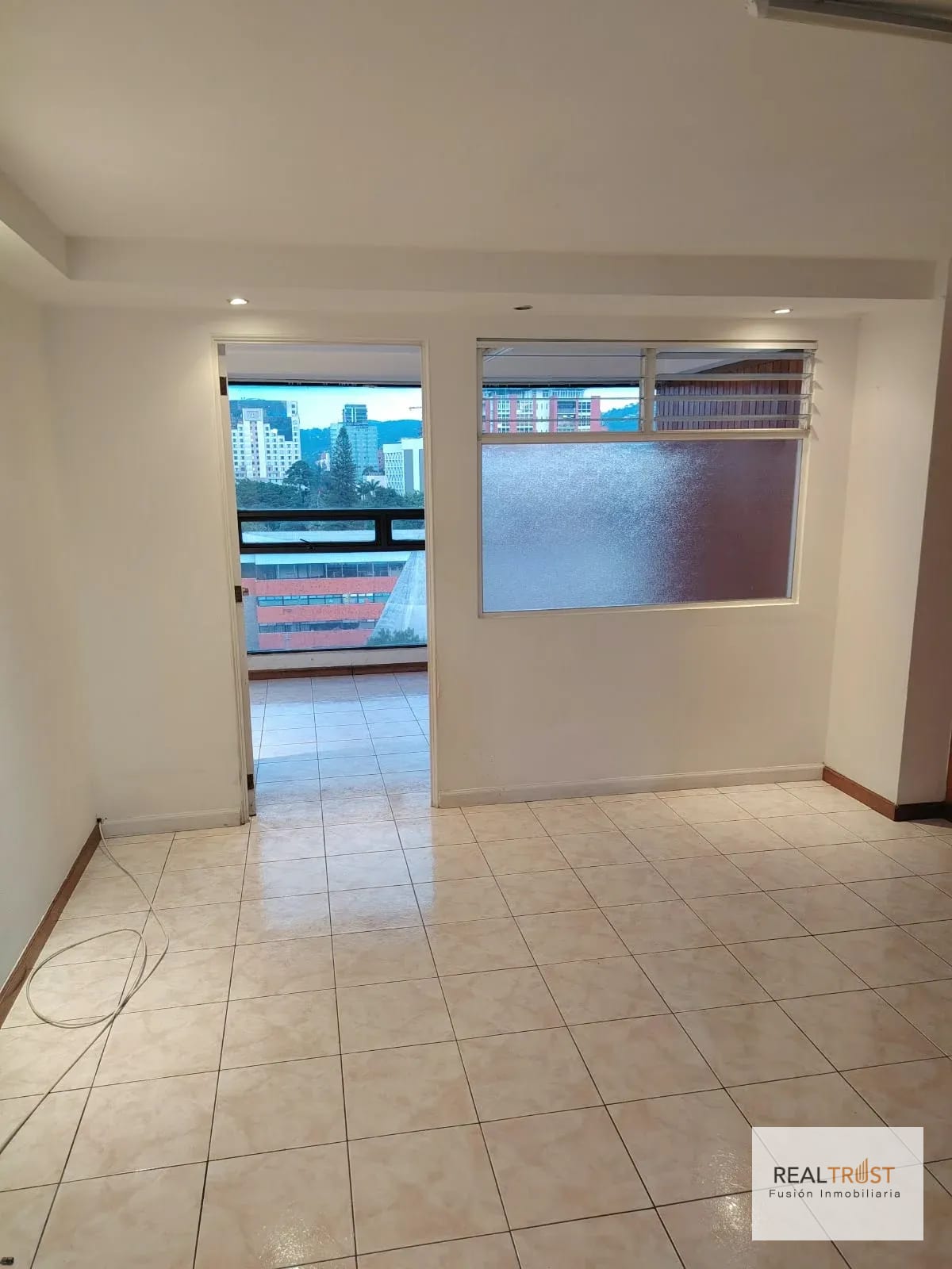 Apartamento en renta zona 9 — Apartamento en Alquiler en Zona 9, Guatemala, Ciudad — foto 4 de 11
