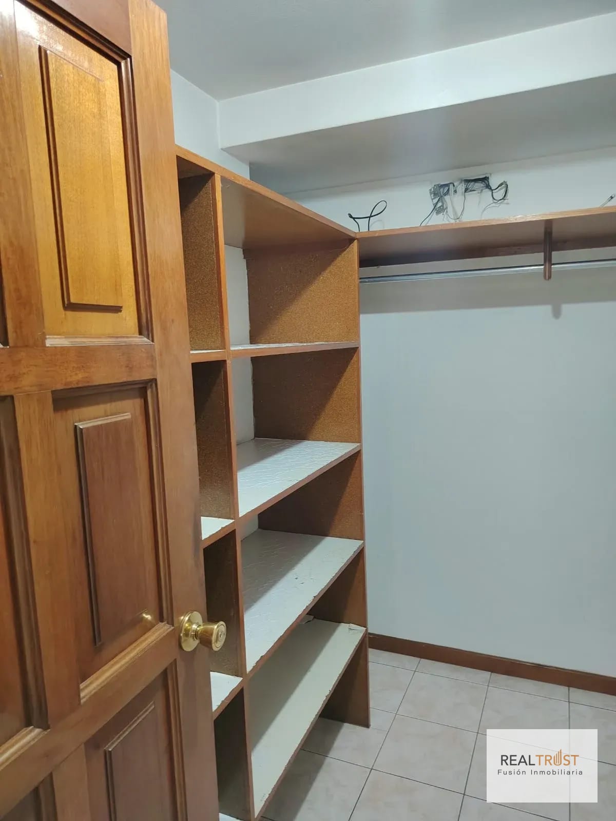Apartamento en renta zona 9 — Apartamento en Alquiler en Zona 9, Guatemala, Ciudad — foto 5 de 11
