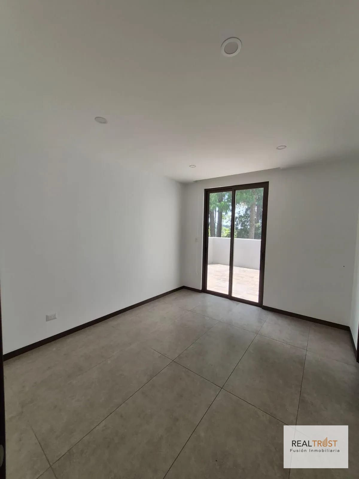 Amplio Apartamento en renta Sector San Lázaro, Zona 15 — Apartamento en Alquiler en Zona 15, Guatemala, Ciudad — foto 8 de 15
