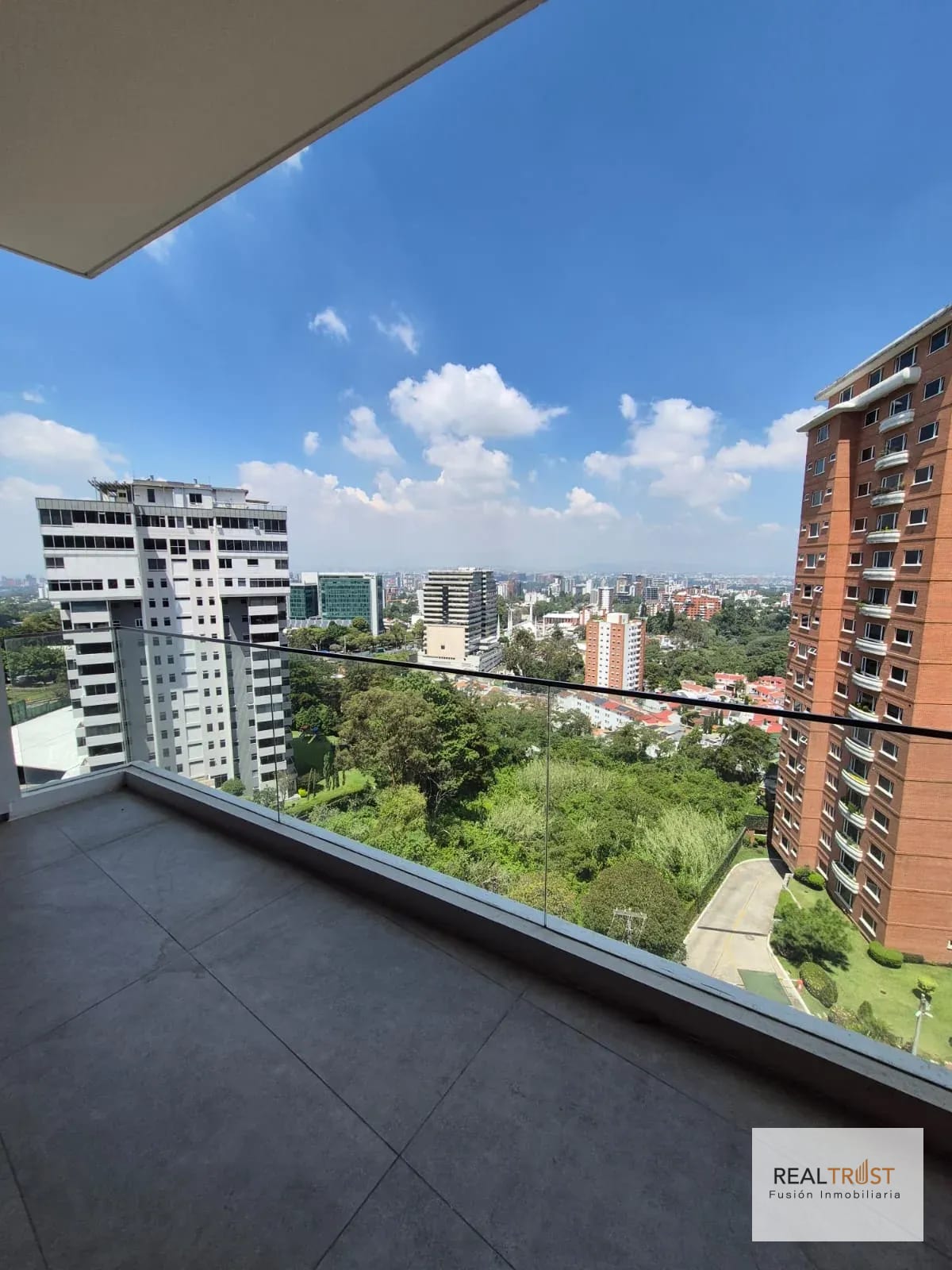 Moderno Apartamento en renta Sector San Lázaro, Zona 15 — Apartamento en Alquiler en Zona 15, Guatemala, Ciudad — foto 1 de 11