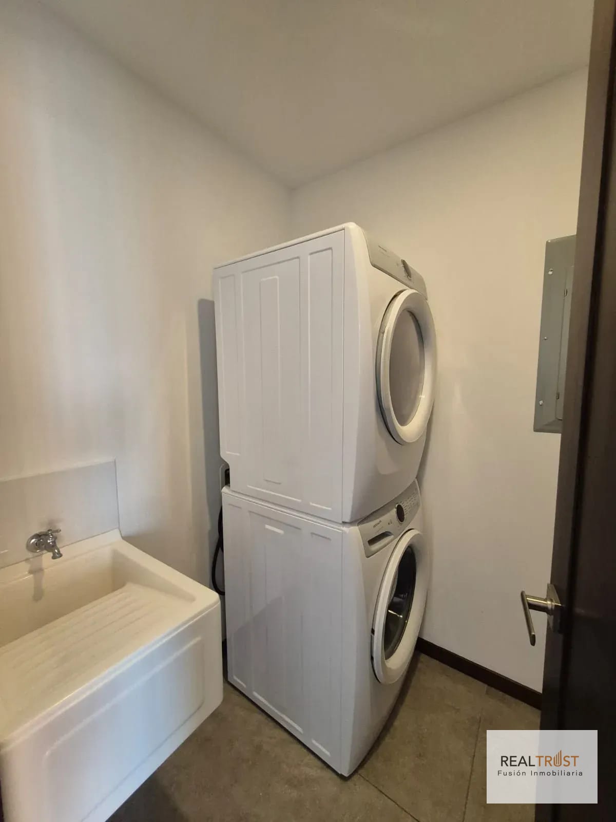 Moderno Apartamento en renta Sector San Lázaro, Zona 15 — Apartamento en Alquiler en Zona 15, Guatemala, Ciudad — foto 11 de 11