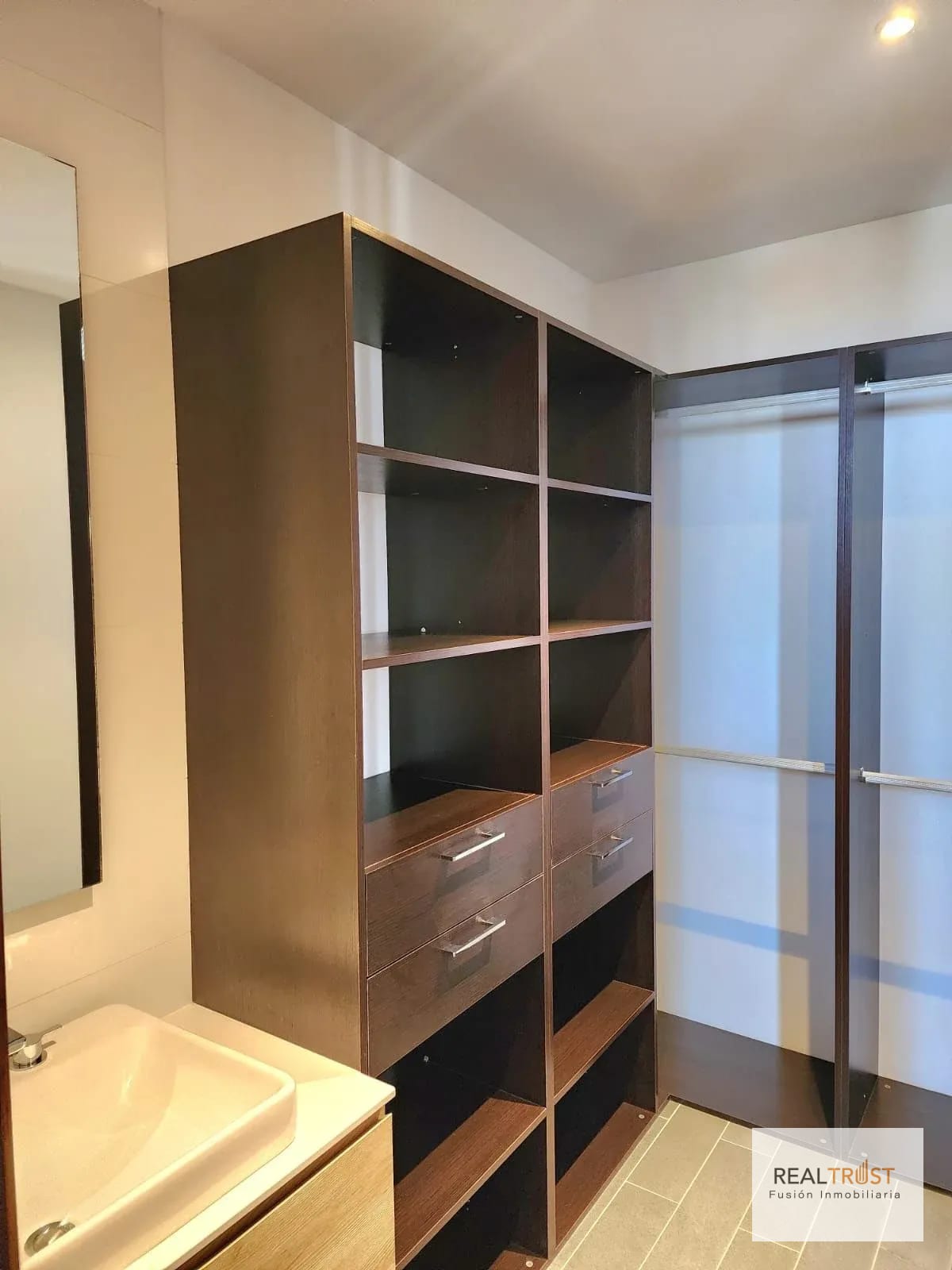 Apartamento en renta Edificio Vhista, zona 15 — Apartamento en Alquiler en Zona 15, Guatemala, Ciudad — foto 12 de 16