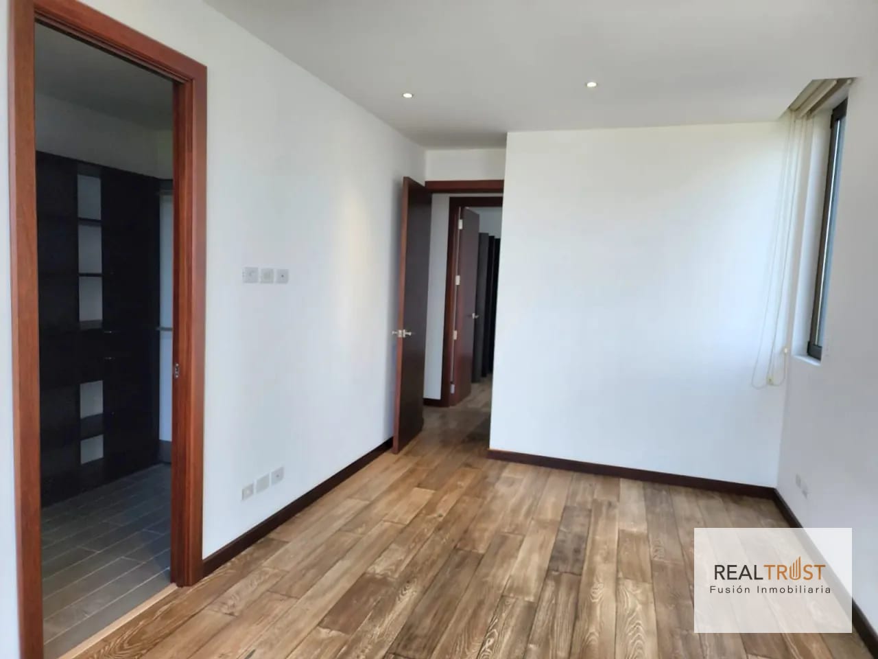 Apartamento en renta Edificio Vhista, zona 15 — Apartamento en Alquiler en Zona 15, Guatemala, Ciudad — foto 16 de 16