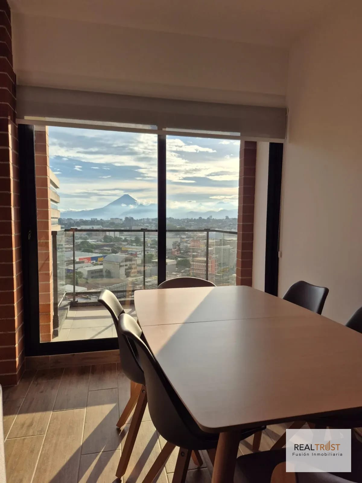 Rento Apartamento Amueblado Modra Zona 4 — Apartamento en Alquiler en Zona 4, Guatemala, Ciudad — foto 1 de 17