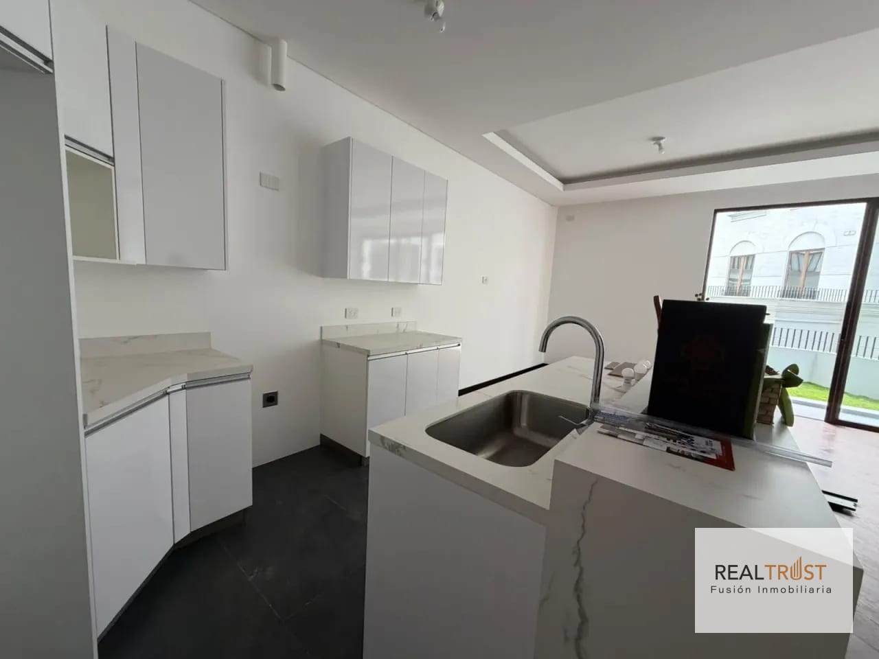 Apartamento en renta con jardín Nogales de Cayalá zona 16 — Apartamento en Alquiler en Zona 16, Guatemala, Ciudad — foto 16 de 17