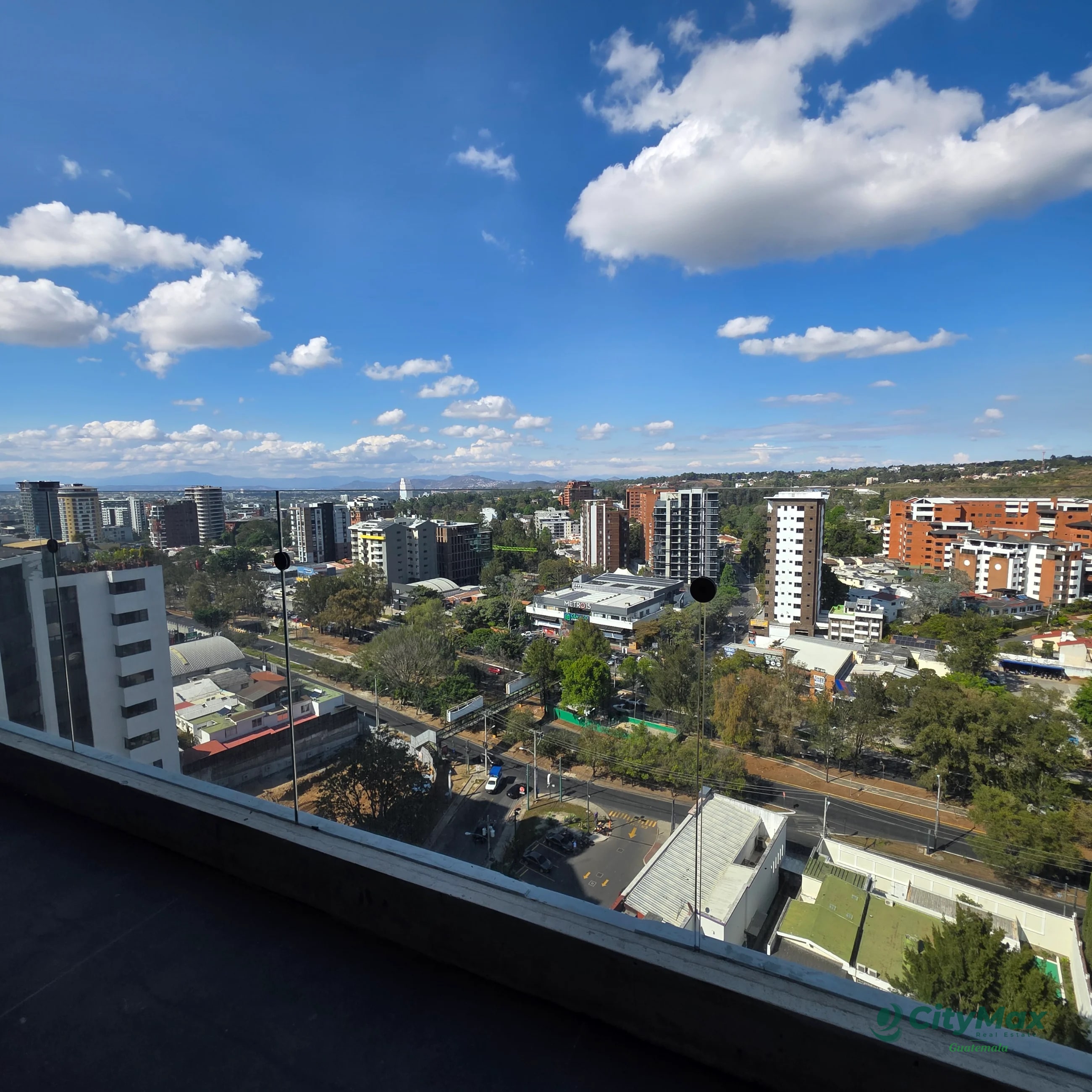 Apartamento 3 Dormitorios en Venta Zona 15 Nivel Alto - 2