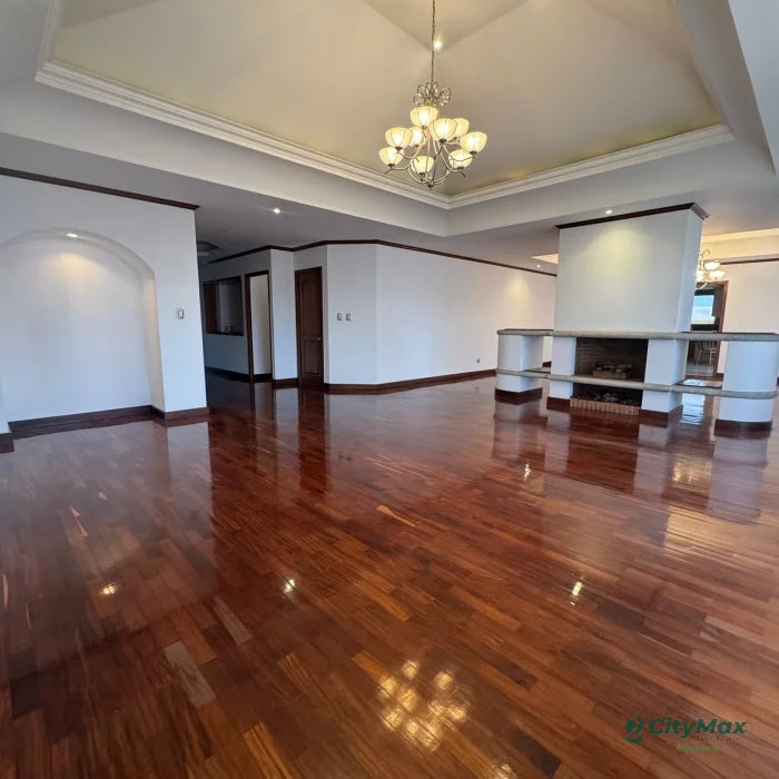 Penthouse en Venta zona 10 cerca de La Estación - 1