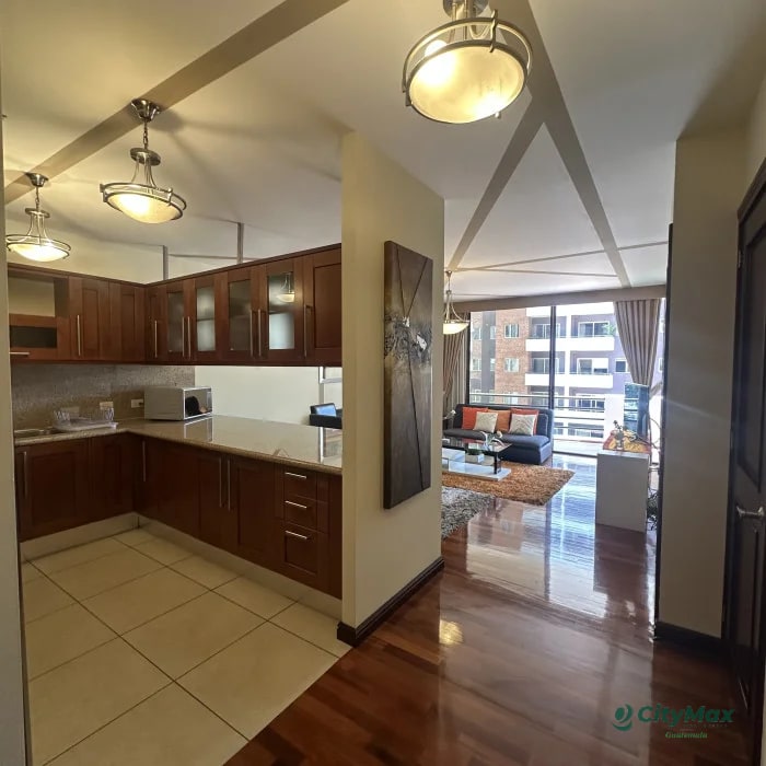 En Venta y Renta Apartamento en Edificio de Zona 14 - 5