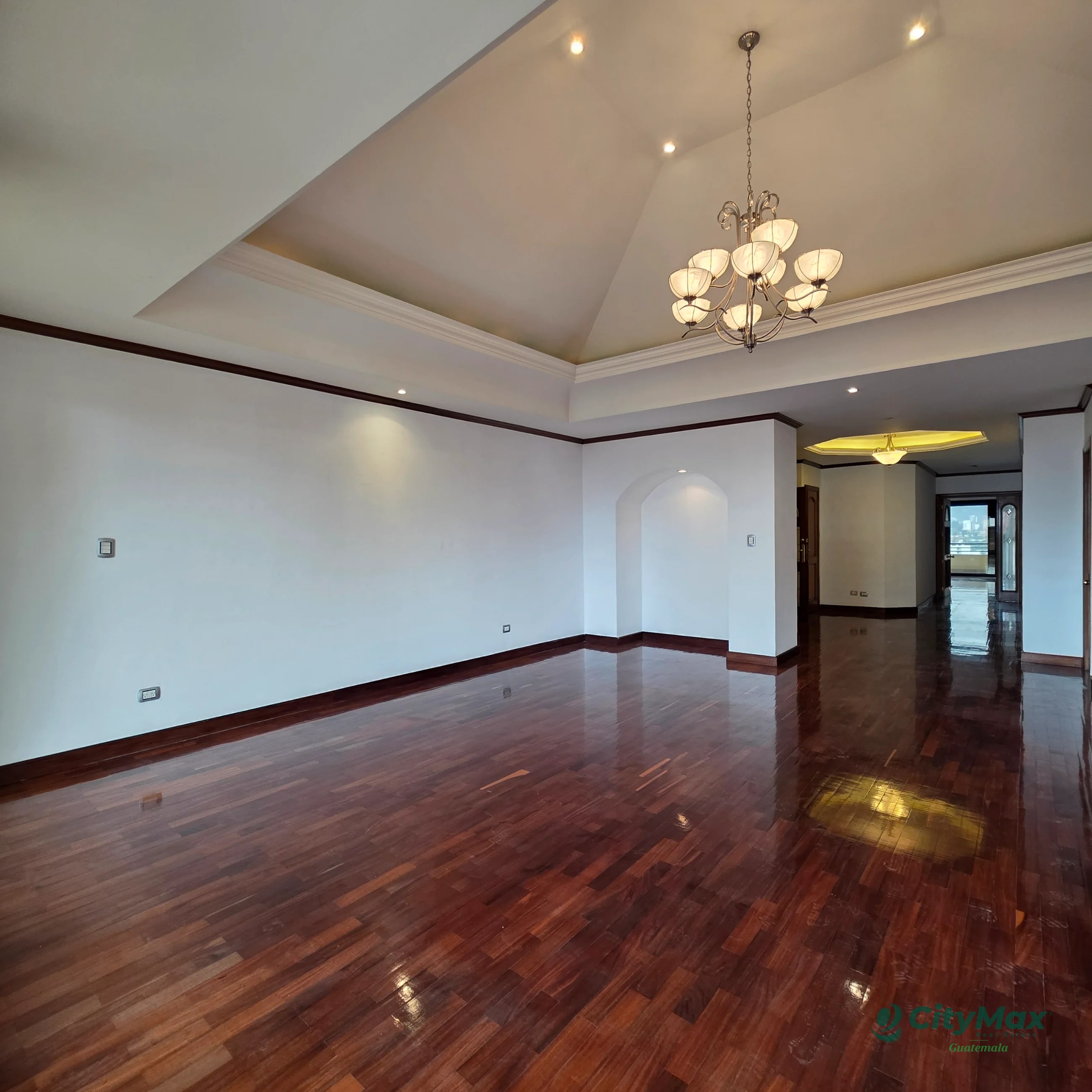 Penthouse en Venta zona 10 cerca de La Estación — Apartamento en Venta en Torre Castelar, Zona 10, Guatemala, Ciudad — foto 1 de 16