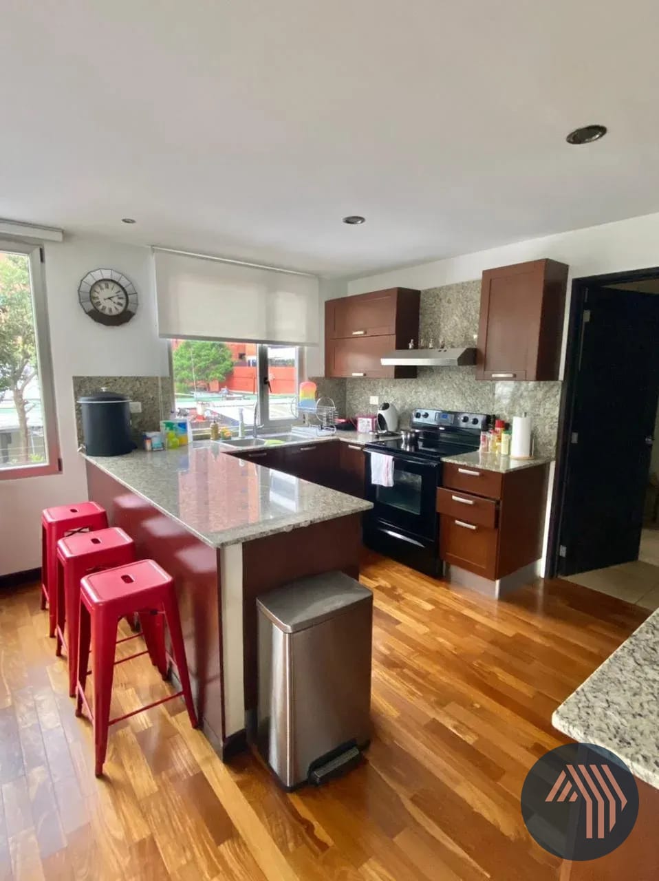 VENTA DE AMPLIO Y CÉNTRICO APARTAMENTO - ARIA, ZONA 10 — Apartamento en Venta en Aria, Zona 10, Guatemala, Ciudad — foto 2 de 8