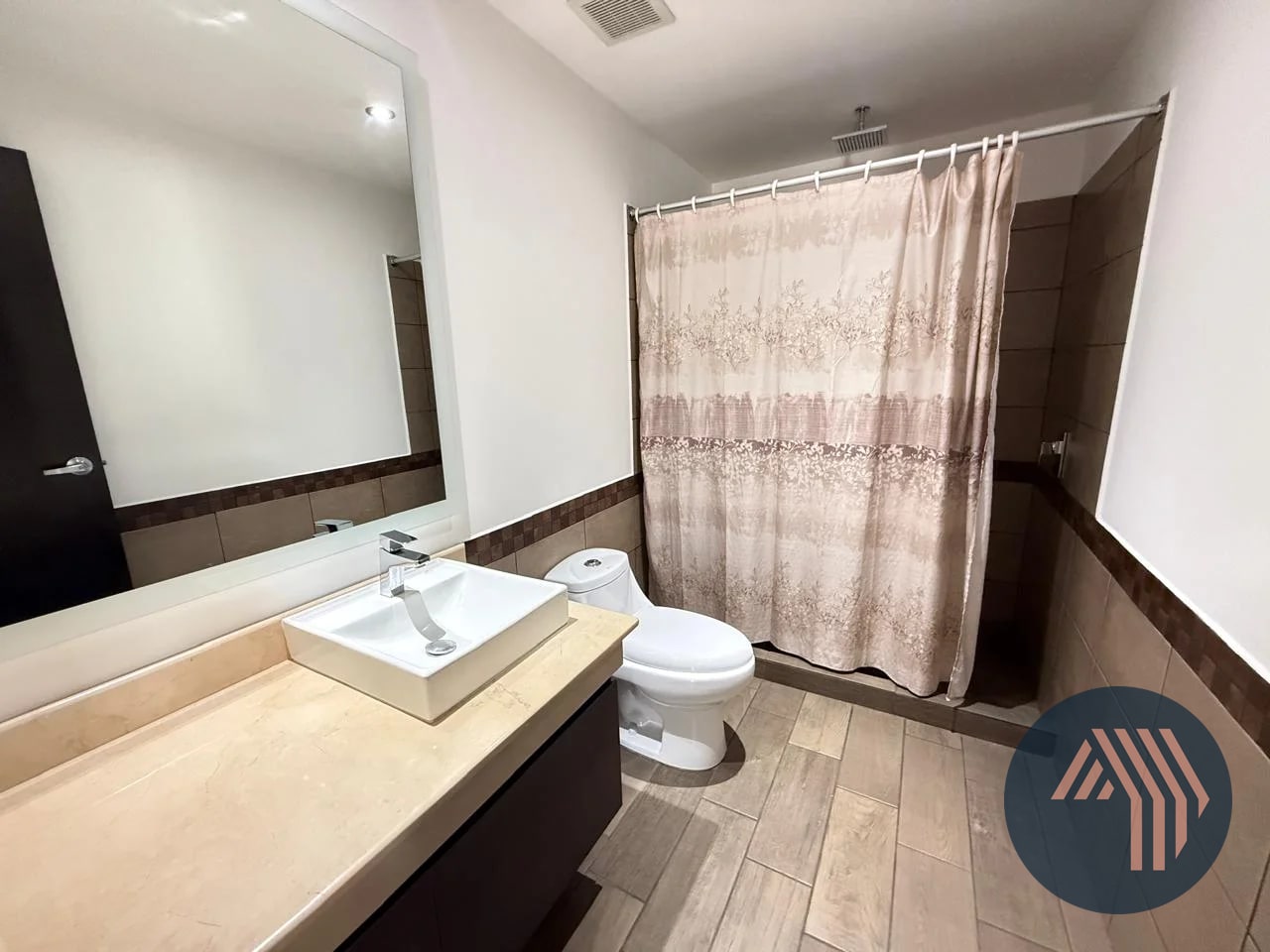 ALQUILER DE CÉNTRICO APARTAMENTO - VERONA, ZONA 10 — Apartamento en Alquiler en Verona, Zona 10, Guatemala, Ciudad — foto 12 de 15