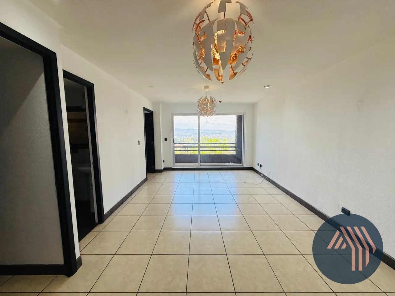VENTA DE CÓMODO APARTAMENTO - BOSQUES DE EUSKADI, ZONA 16 — Apartamento en Venta en Bosques de Euskadi, Zona 16, Guatemala, Ciudad — foto 2 de 15
