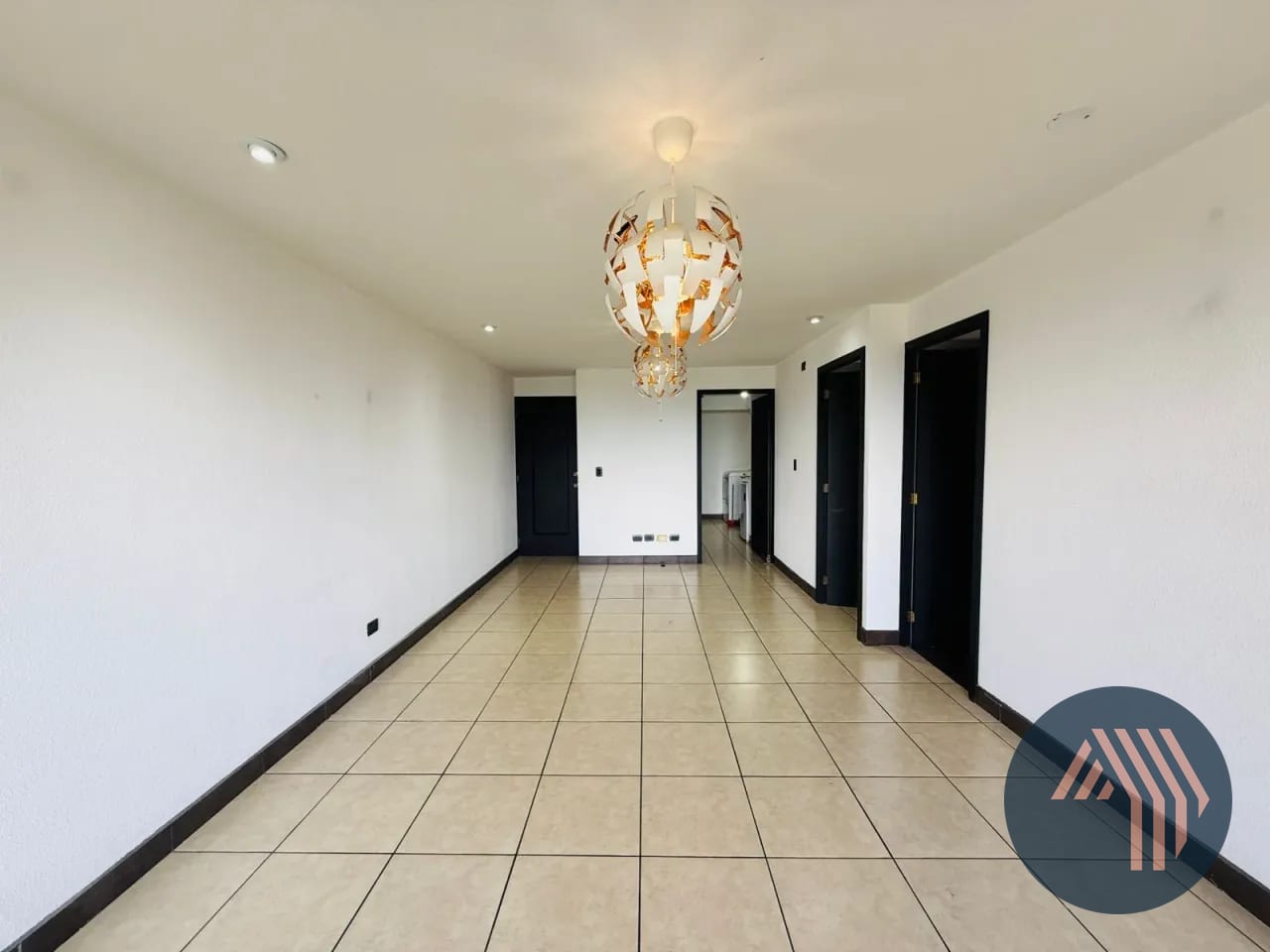 VENTA DE CÓMODO APARTAMENTO - BOSQUES DE EUSKADI, ZONA 16 — Apartamento en Venta en Bosques de Euskadi, Zona 16, Guatemala, Ciudad — foto 5 de 15