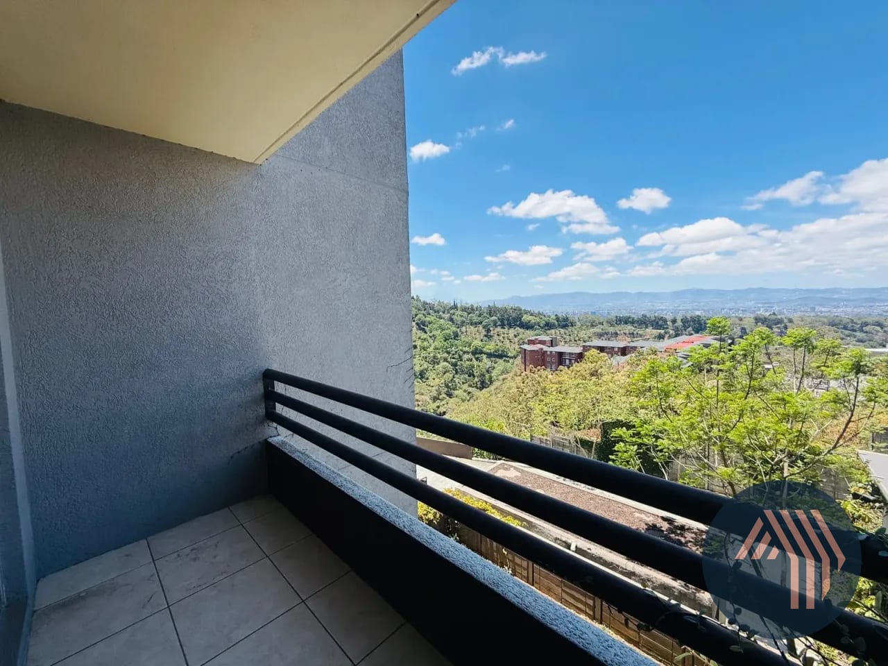 VENTA DE CÓMODO APARTAMENTO - BOSQUES DE EUSKADI, ZONA 16 — Apartamento en Venta en Bosques de Euskadi, Zona 16, Guatemala, Ciudad — foto 4 de 15