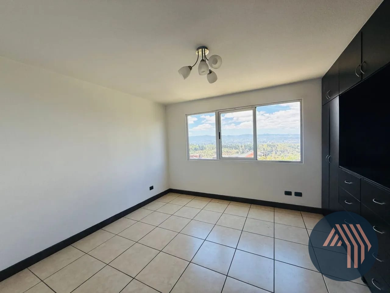 VENTA DE CÓMODO APARTAMENTO - BOSQUES DE EUSKADI, ZONA 16 — Apartamento en Venta en Bosques de Euskadi, Zona 16, Guatemala, Ciudad — foto 6 de 15