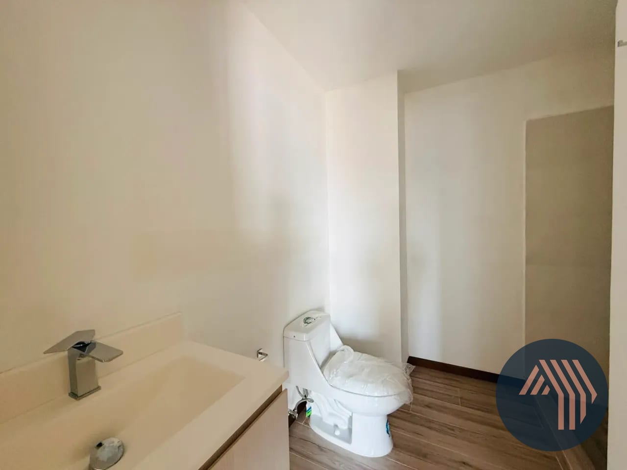 VENTA DE CÉNTRICO APARTAMENTO PARA ESTRENAR - NEO 2, ZONA 10 — Apartamento en Venta en Neo Apartamentos, Zona 10, Guatemala, Ciudad — foto 4 de 10