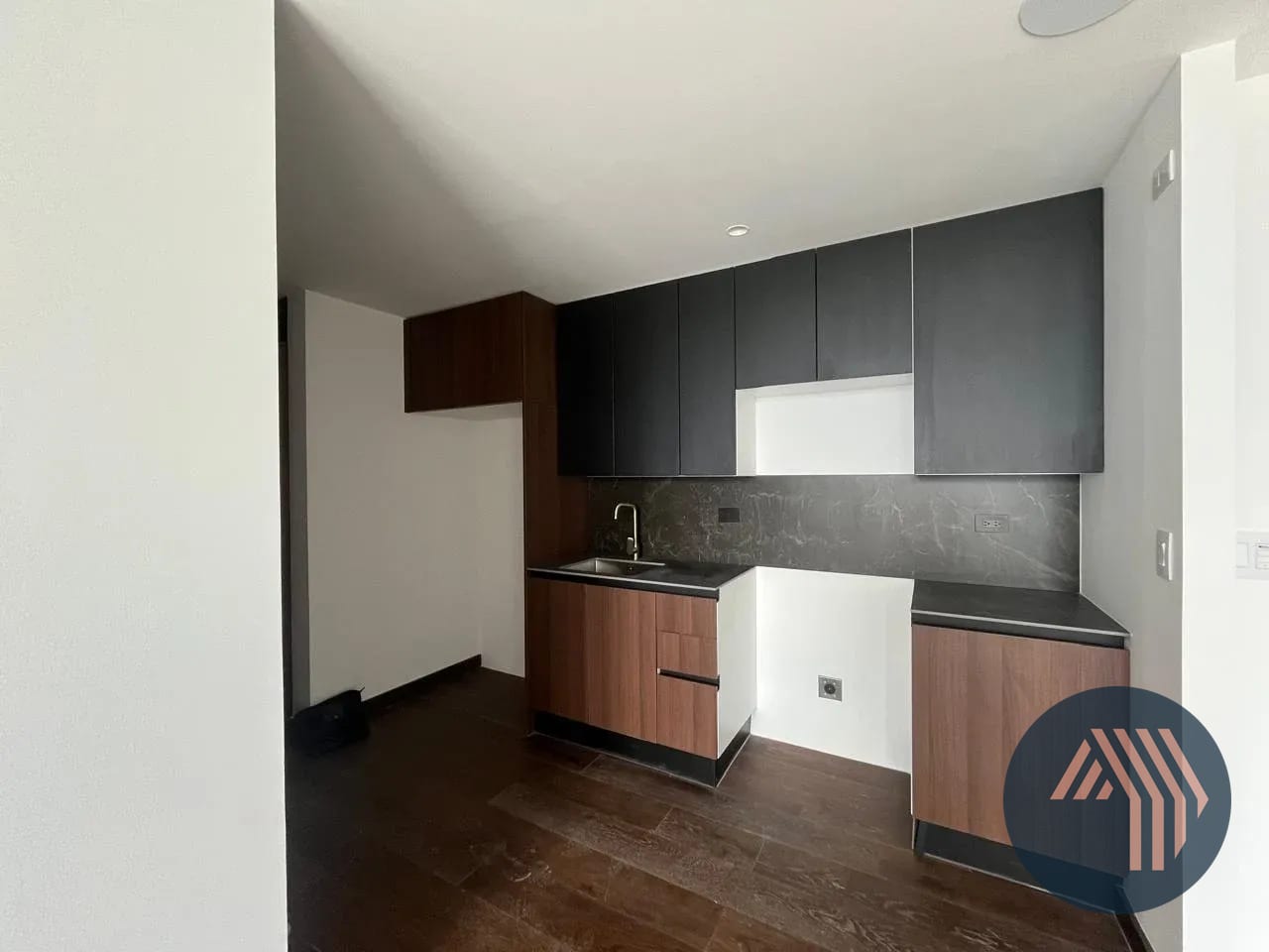 Venta Apartamento con Hermosas Vistas - Atarah, Zona 10 — Apartamento en Venta en Atarah, Zona 10, Guatemala, Ciudad — foto 3 de 7