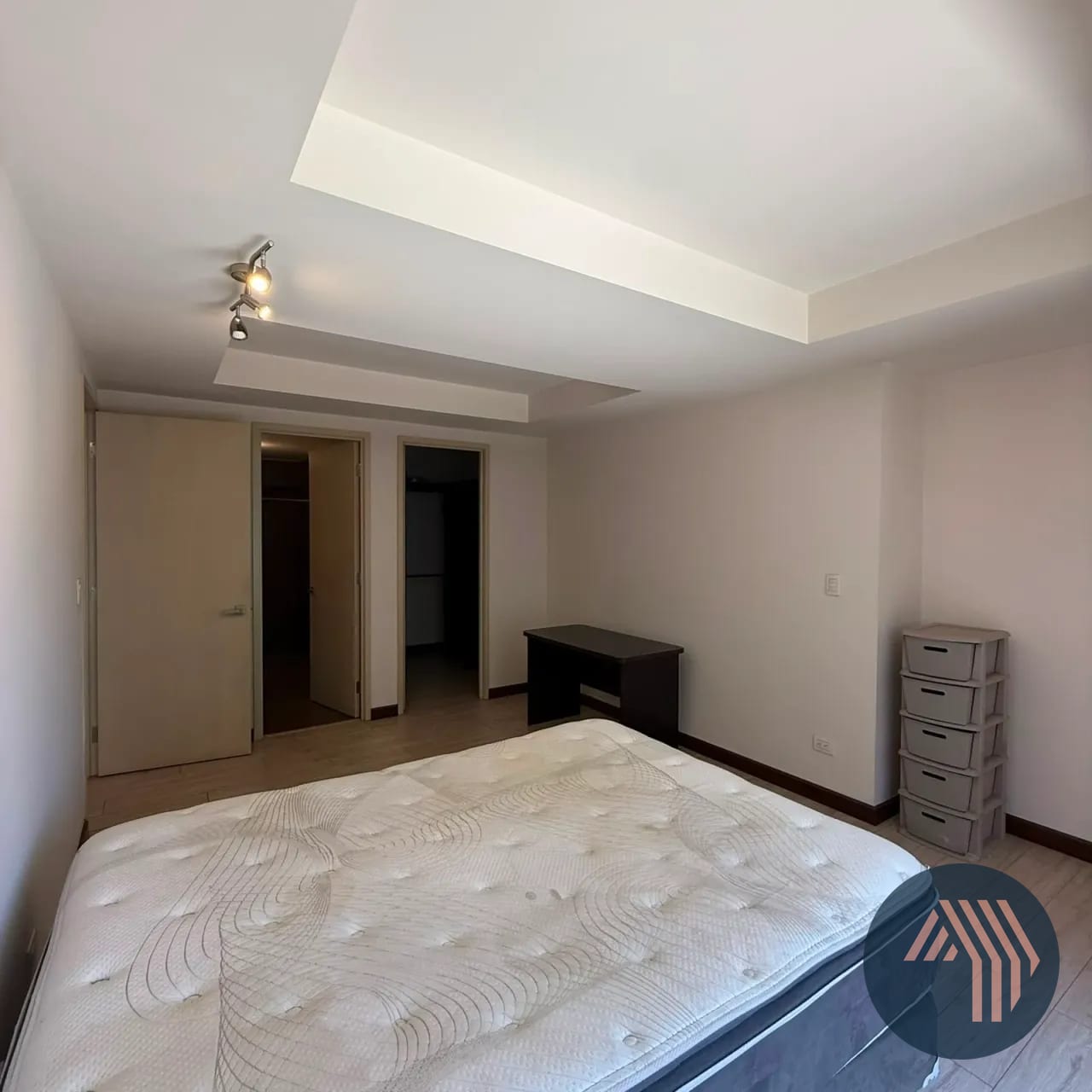 Alquiler de Amplio y Céntrico Apartamento - VEINTI4, Zona 10 — Apartamento en Alquiler en Veinti4, Zona 10, Guatemala, Ciudad — foto 5 de 12