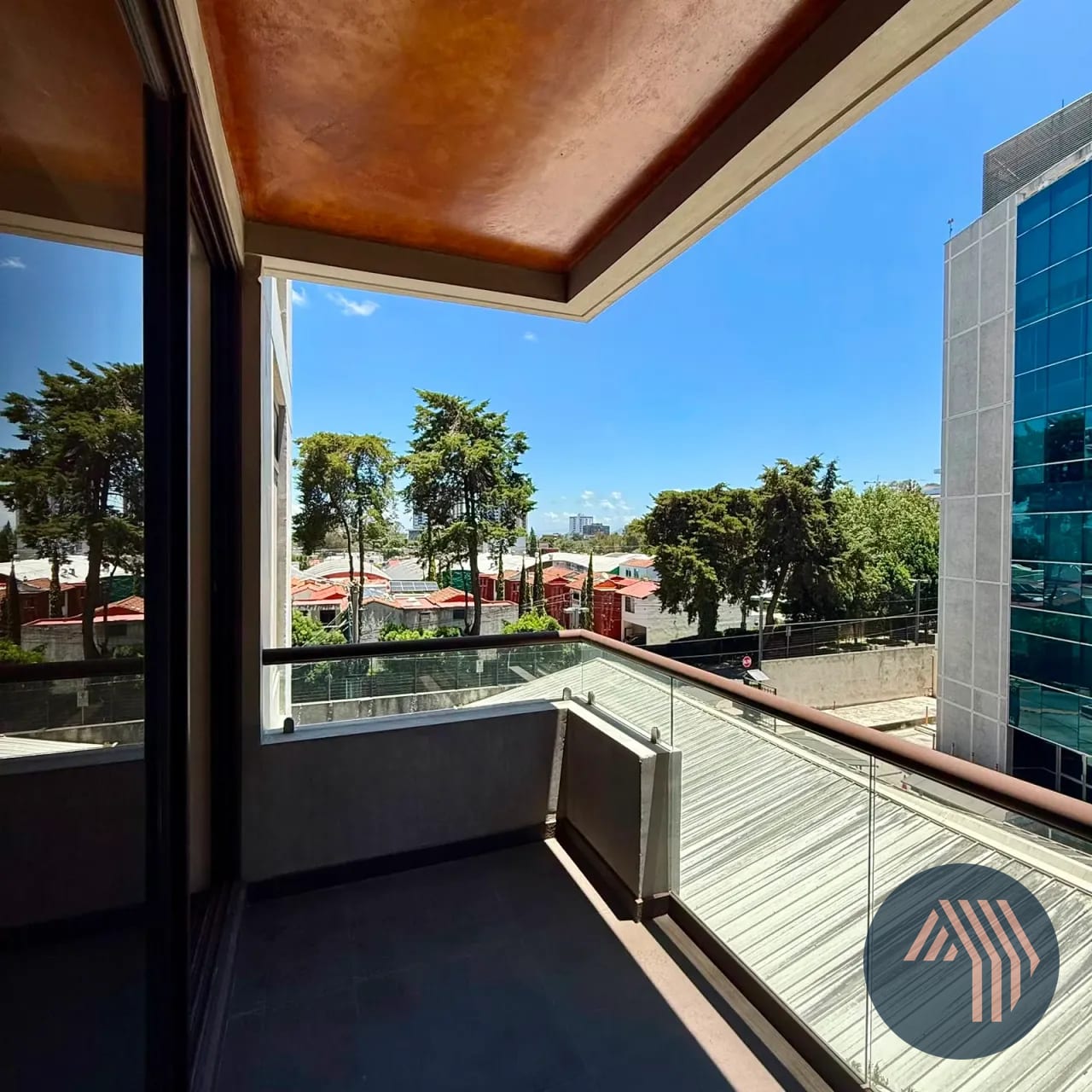 Alquiler de Amplio y Céntrico Apartamento - VEINTI4, Zona 10 — Apartamento en Alquiler en Veinti4, Zona 10, Guatemala, Ciudad — foto 11 de 12