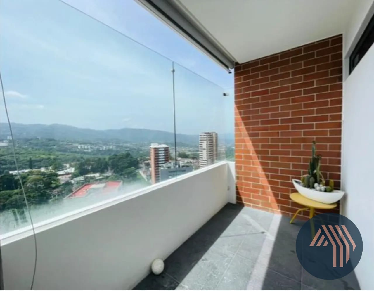 Alquiler de Hermoso y Amplio Apartamento - Lantana, Zona 14 — Apartamento en Alquiler en Lantana, Zona 14, Guatemala, Ciudad — foto 4 de 14