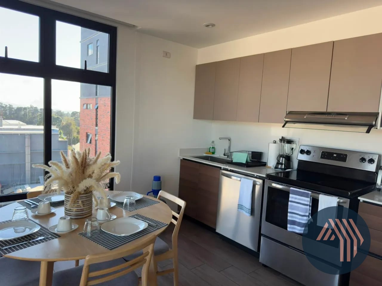 Alquiler de Moderno Apartamento Amueblado - IQ10, Zona 10 — Apartamento en Alquiler en IQ10, Zona 10, Guatemala, Ciudad — foto 6 de 10