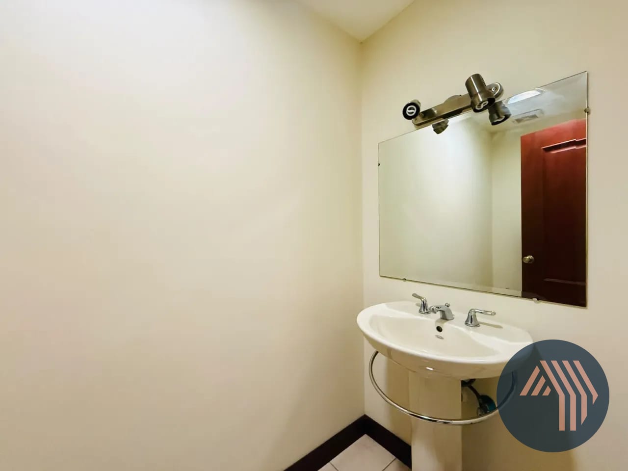 Alquiler de Céntrico Apartamento - Jardines del Acueducto, Zona 10 — Apartamento en Alquiler en Jardines del Acueducto, Zona 10, Guatemala, Ciudad — foto 3 de 12
