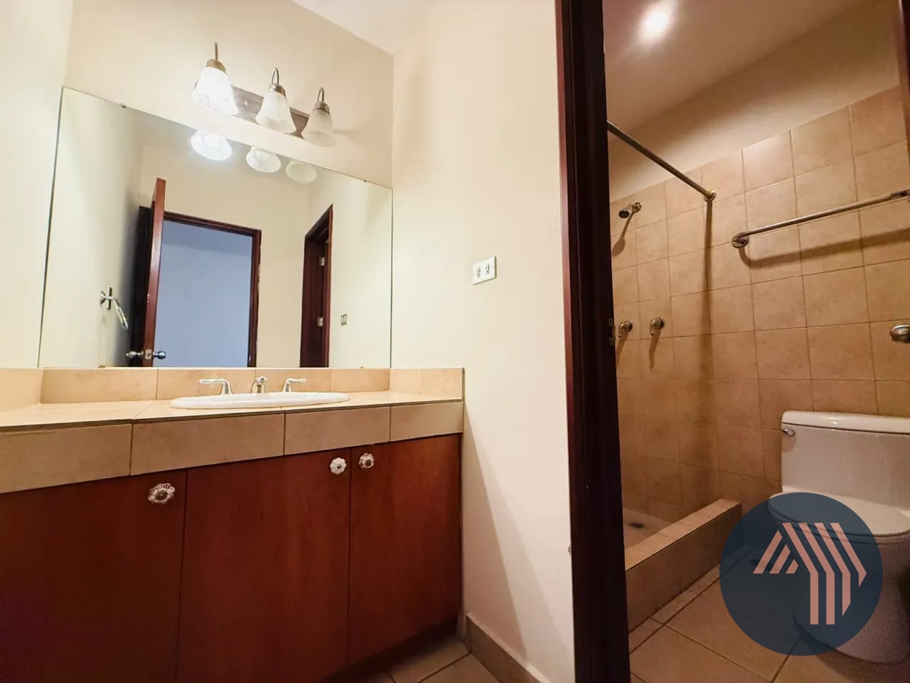 Alquiler de Hermoso Apartamento - Cobira, Zona 13 — Apartamento en Alquiler en Cobira, Zona 13, Guatemala, Ciudad — foto 11 de 15
