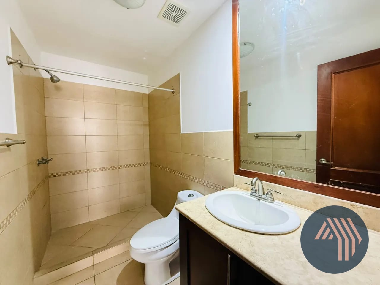 Alquiler de Amplio y Lindo Apartamento - Botticelli, Zona 15 — Apartamento en Alquiler en Botticelli II, Zona 15, Guatemala, Ciudad — foto 10 de 17