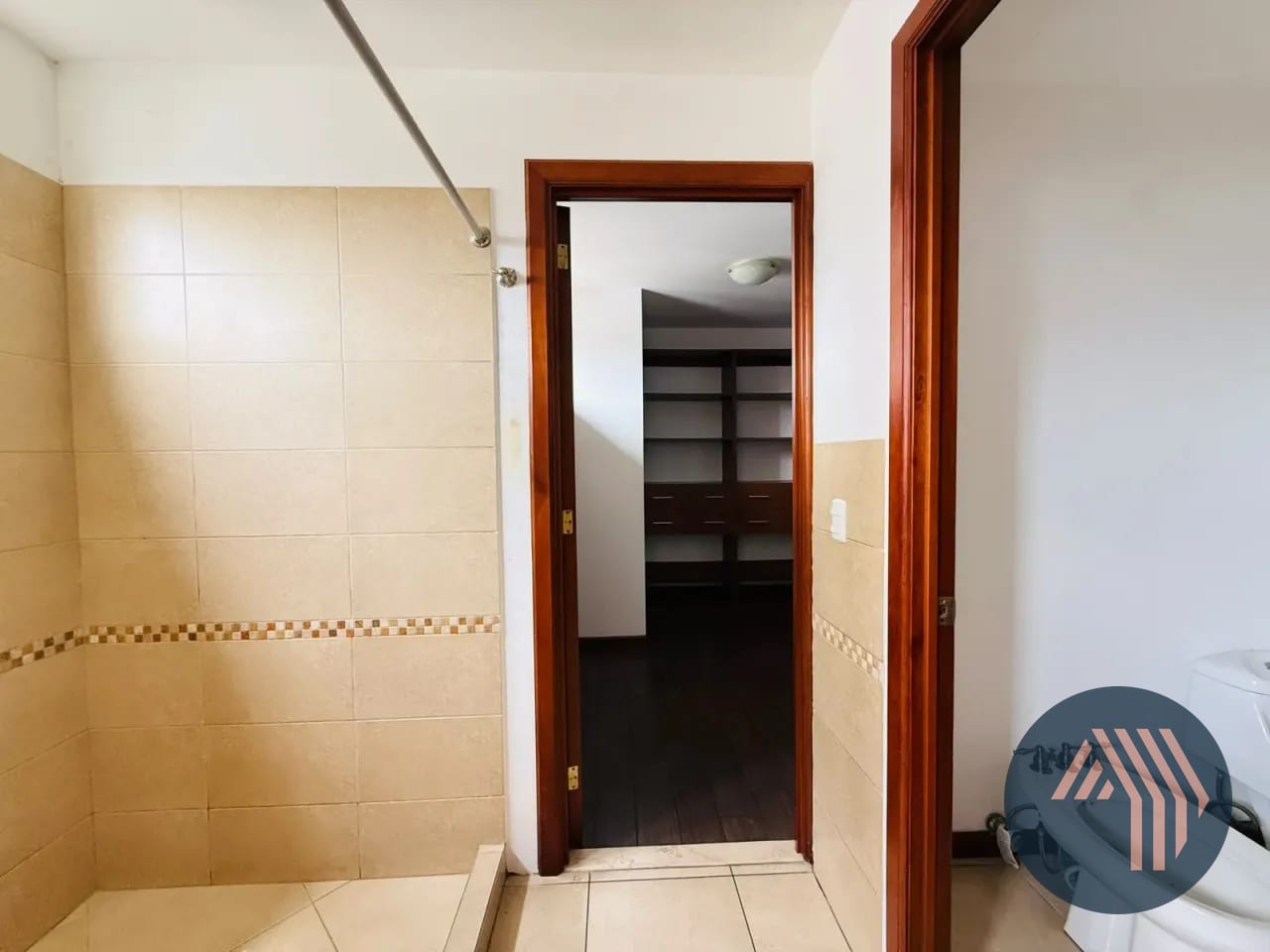 Alquiler de Amplio y Lindo Apartamento - Botticelli, Zona 15 — Apartamento en Alquiler en Botticelli II, Zona 15, Guatemala, Ciudad — foto 16 de 17