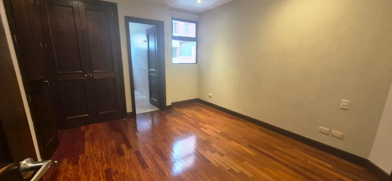 Amplio Apartamento en Alquiler San Angel Zona 14 — Apartamento en Alquiler en San Ángel, Zona 14, Guatemala, Ciudad — foto 11 de 16
