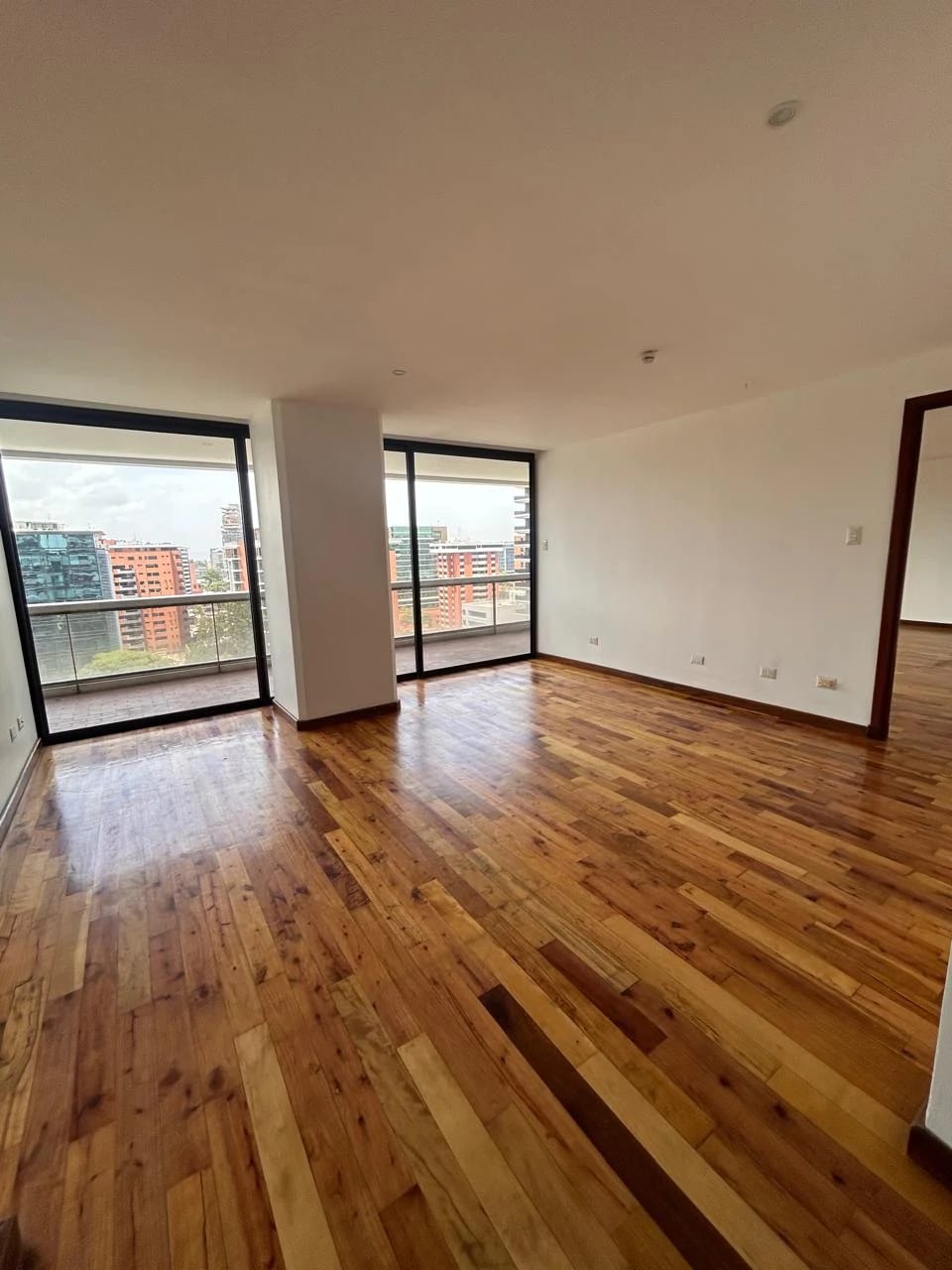 Apartamento en Venta Tiffany Zona 10 — Apartamento en Venta en Zona 10, Guatemala, Ciudad — foto 9 de 17