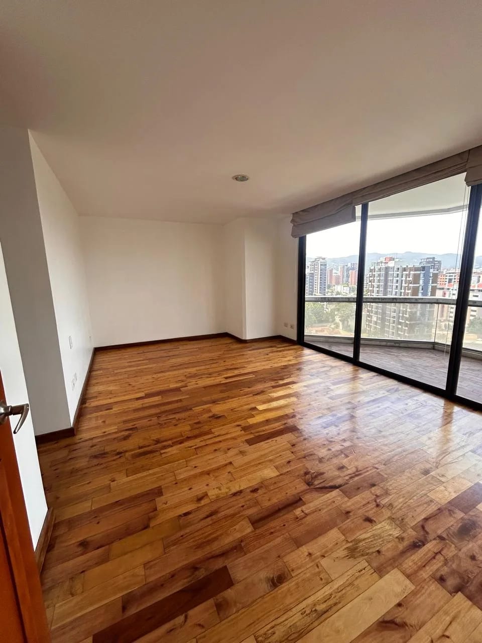 Apartamento en Venta Tiffany Zona 10 — Apartamento en Venta en Zona 10, Guatemala, Ciudad — foto 10 de 17