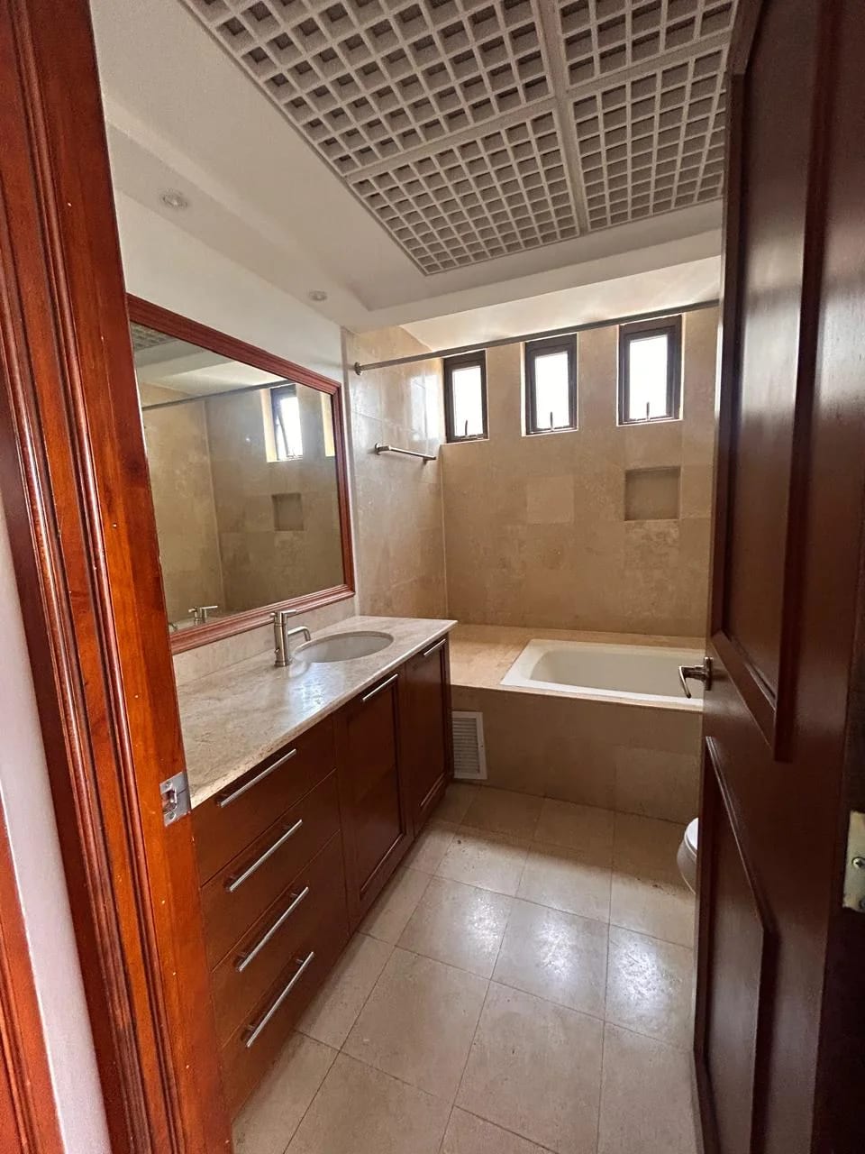 Apartamento en Venta Tiffany Zona 10 — Apartamento en Venta en Zona 10, Guatemala, Ciudad — foto 11 de 17