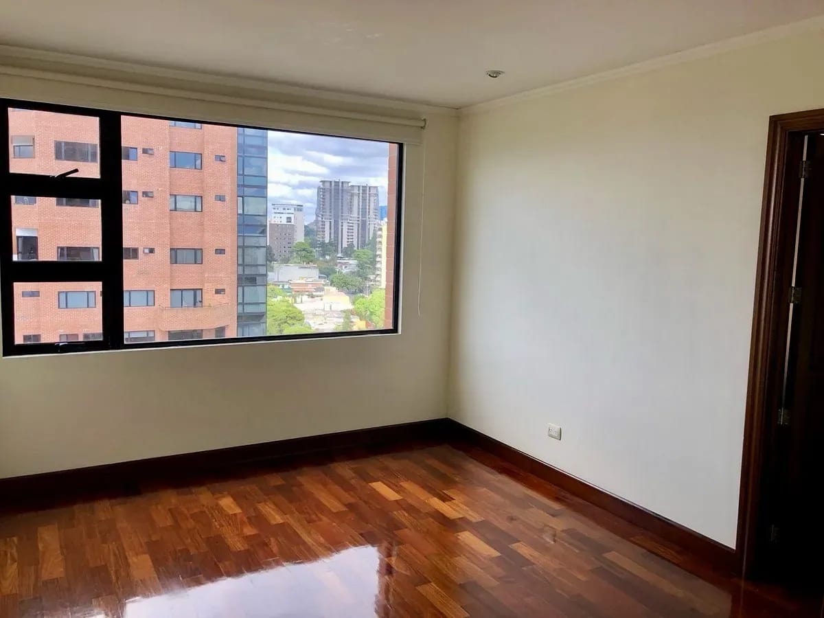 Amplio Apartamento en Alquiler San Angel — Apartamento en Alquiler en San Ángel, Zona 14, Guatemala, Ciudad — foto 8 de 12