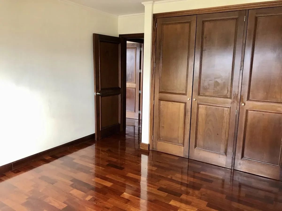 Amplio Apartamento en Alquiler San Angel — Apartamento en Alquiler en San Ángel, Zona 14, Guatemala, Ciudad — foto 9 de 12