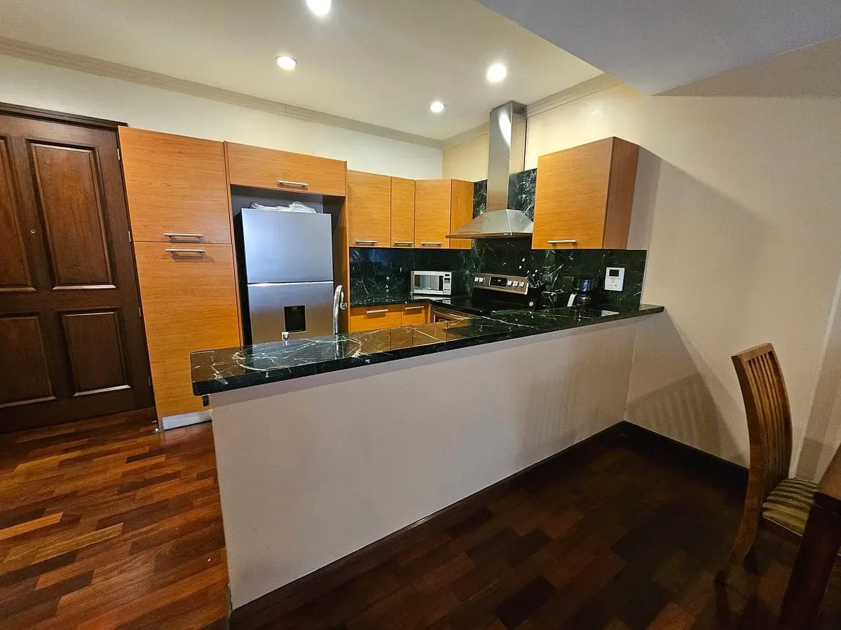 Apartamento en Alquiler Edificio Santa María — Apartamento en Alquiler en Santa María, Zona 10, Guatemala, Ciudad — foto 2 de 10