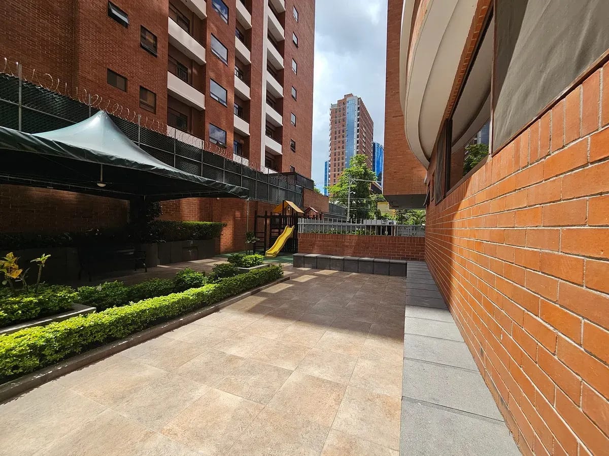 Apartamento en Alquiler Edificio Santa María — Apartamento en Alquiler en Santa María, Zona 10, Guatemala, Ciudad — foto 10 de 10