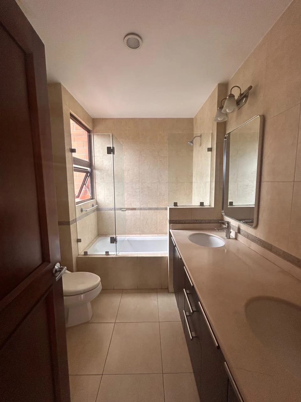 Apartamento en Alquiler Edificio Santa María — Apartamento en Alquiler en Santa María, Zona 10, Guatemala, Ciudad — foto 9 de 14