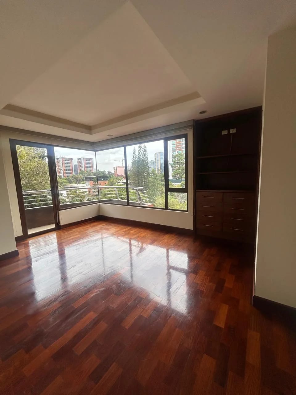 Apartamento en Alquiler Edificio Santa María — Apartamento en Alquiler en Santa María, Zona 10, Guatemala, Ciudad — foto 8 de 14