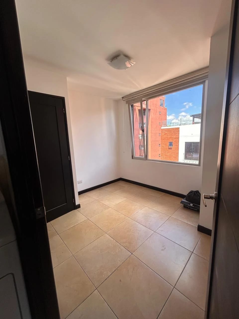 Espacioso Apartamento en Venta Zona 10 — Apartamento en Venta en Zona 10, Guatemala, Ciudad — foto 7 de 14
