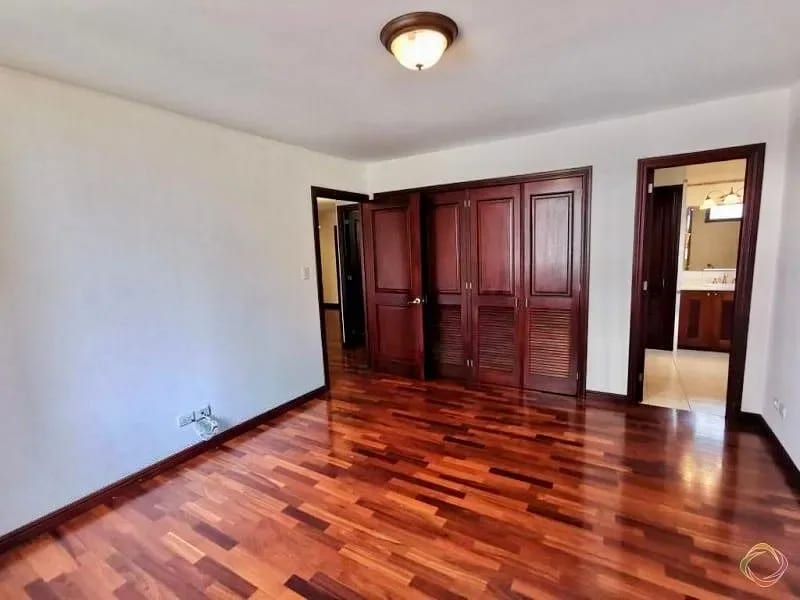 Lindo Apartamento en Edificio Zona 14 — Apartamento en Venta en Zona 14, Guatemala, Ciudad — foto 8 de 10