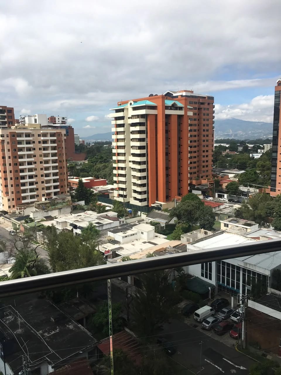 Apartamento en Alquiler Edificio Zona 14 — Apartamento en Alquiler en Zona 10, Guatemala, Ciudad — foto 4 de 13