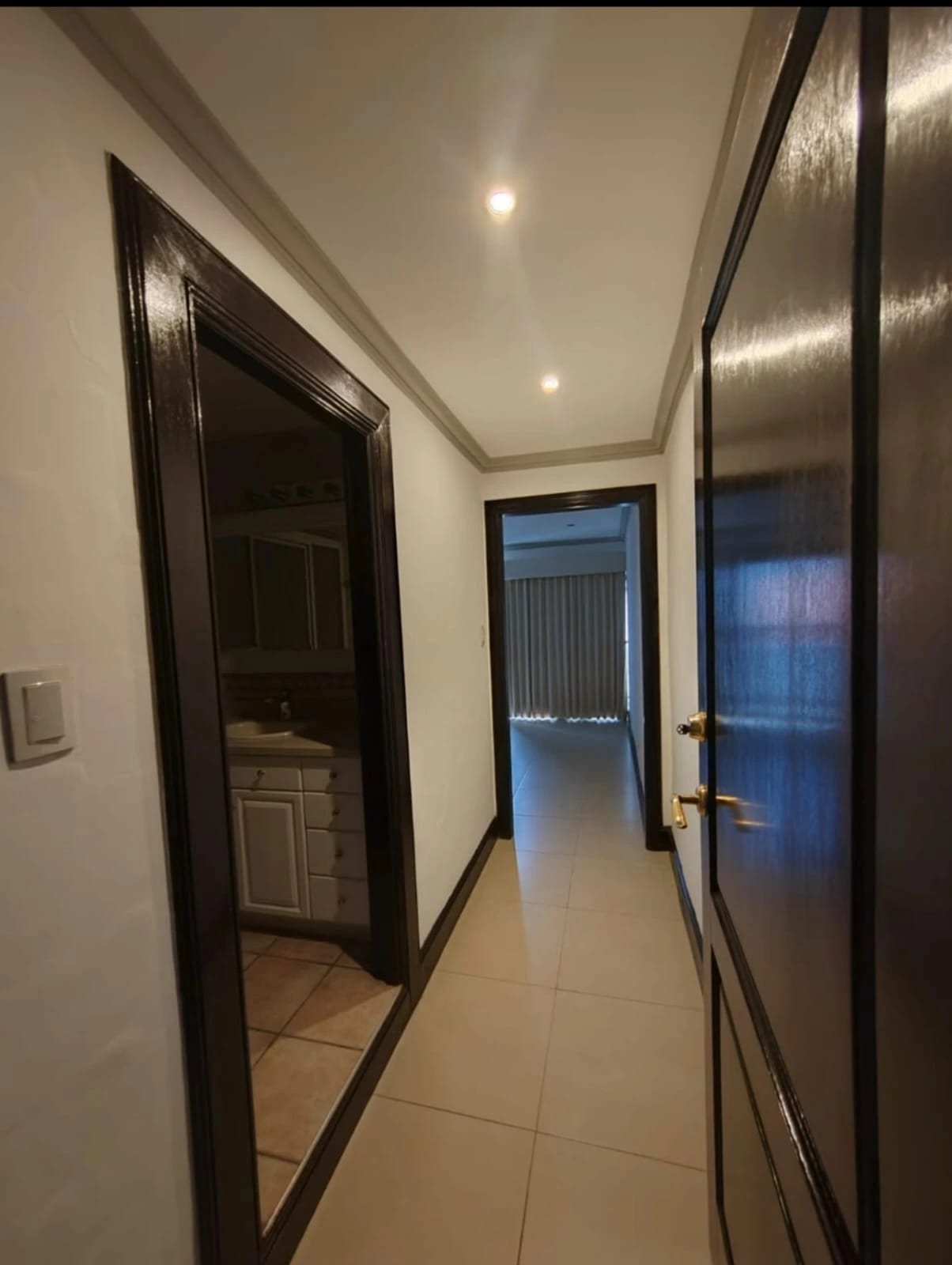 Apartamento amplio en zona 14 — Apartamento en Alquiler en Zona 14, Guatemala, Ciudad — foto 5 de 12