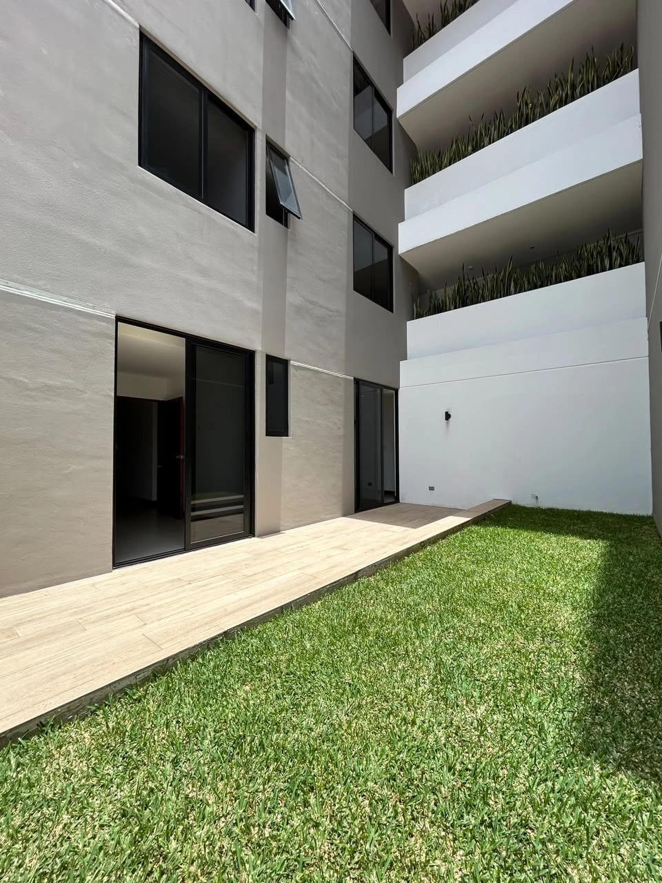 Apartamento con jardín en venta en zona 13 — Apartamento en Venta en Zona 13, Guatemala, Ciudad — foto 1 de 10