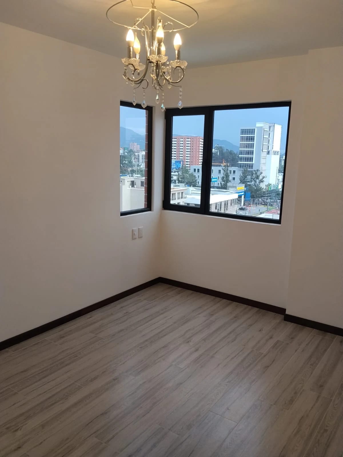 Apartamento en renta en zona 10 — Apartamento en Alquiler en Zona 10, Guatemala, Ciudad — foto 3 de 10