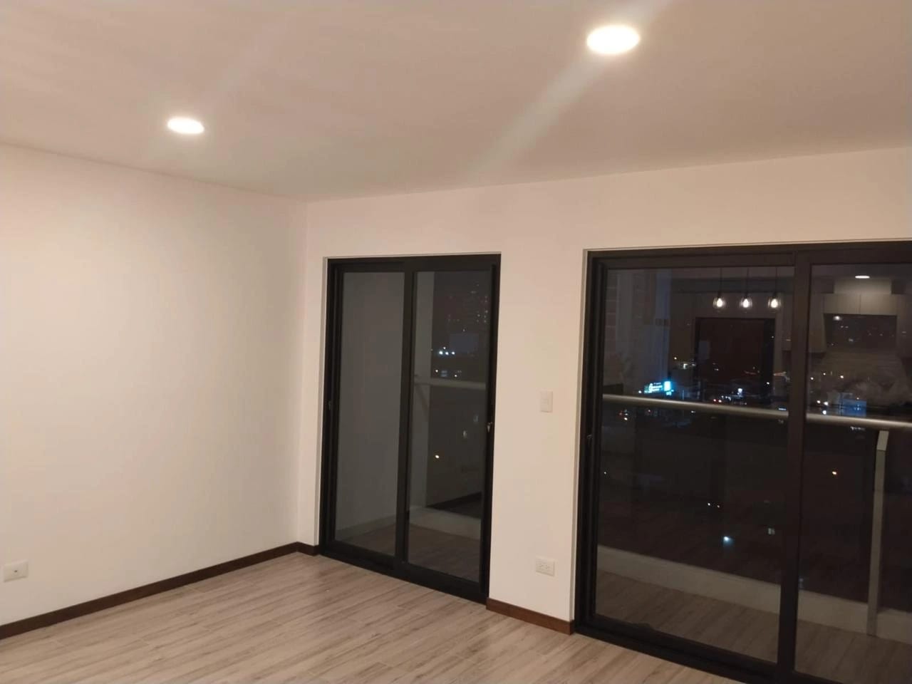 Apartamento en renta en zona 10 — Apartamento en Alquiler en Zona 10, Guatemala, Ciudad — foto 4 de 10