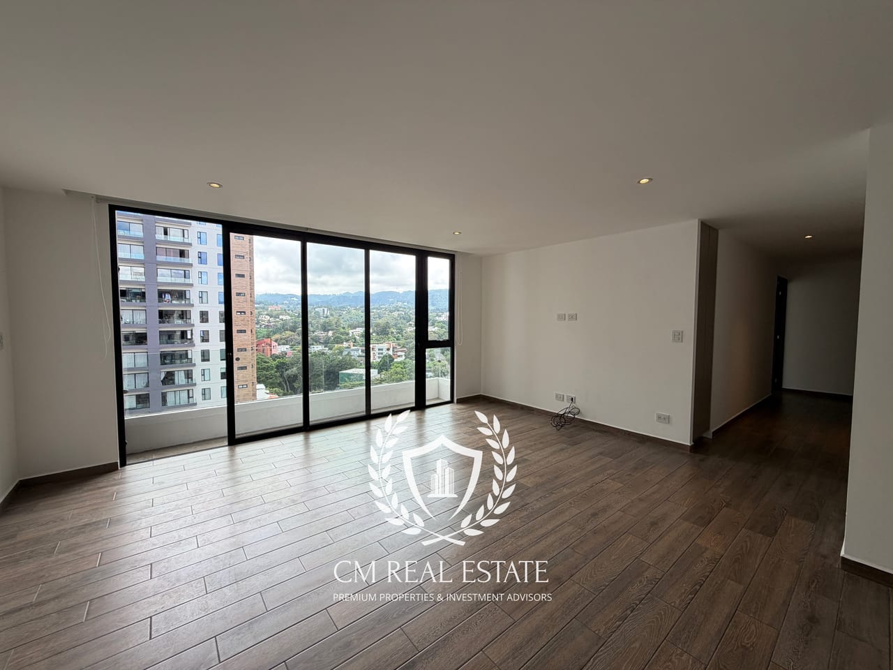 Apartamento en Renta Zona 15 con Habitacion de Servicio | Parque 15 — Apartamento en Alquiler en Parque 15, Zona 15, Guatemala, Ciudad — foto 2 de 17