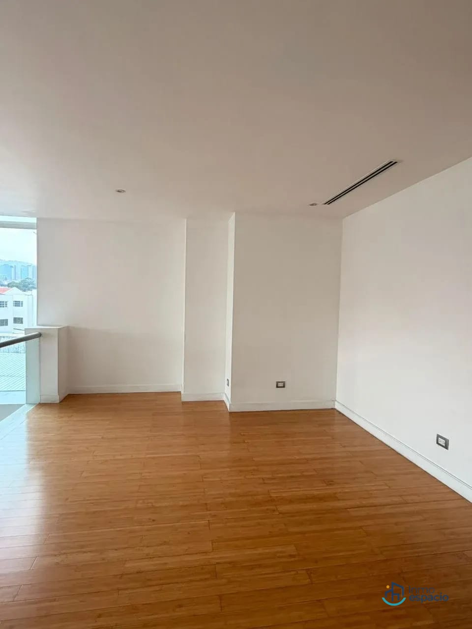 🏢 APARTAMENTO EN VENTA O ALQUILER – EDIFICIO ATRIUM, ZONA 10 — Apartamento en Venta en Atrium, Zona 10, Guatemala, Ciudad — foto 7 de 14